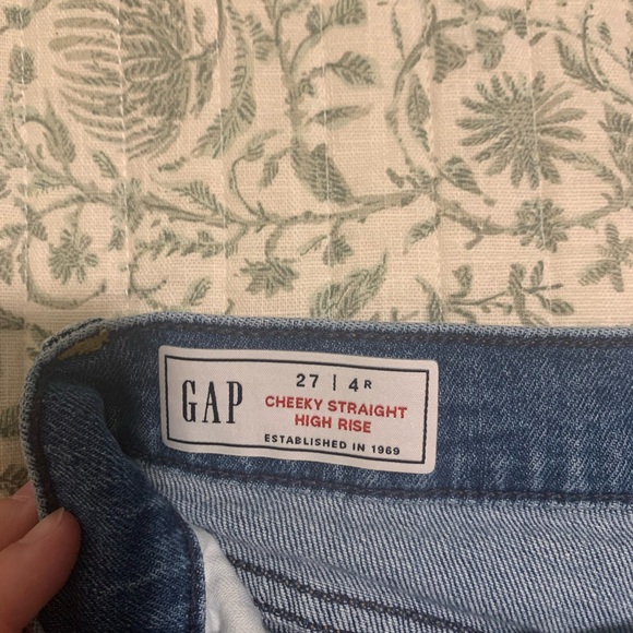 Gap Size 24 “Cheeky Straight High Rise” - Picture 3 of 3